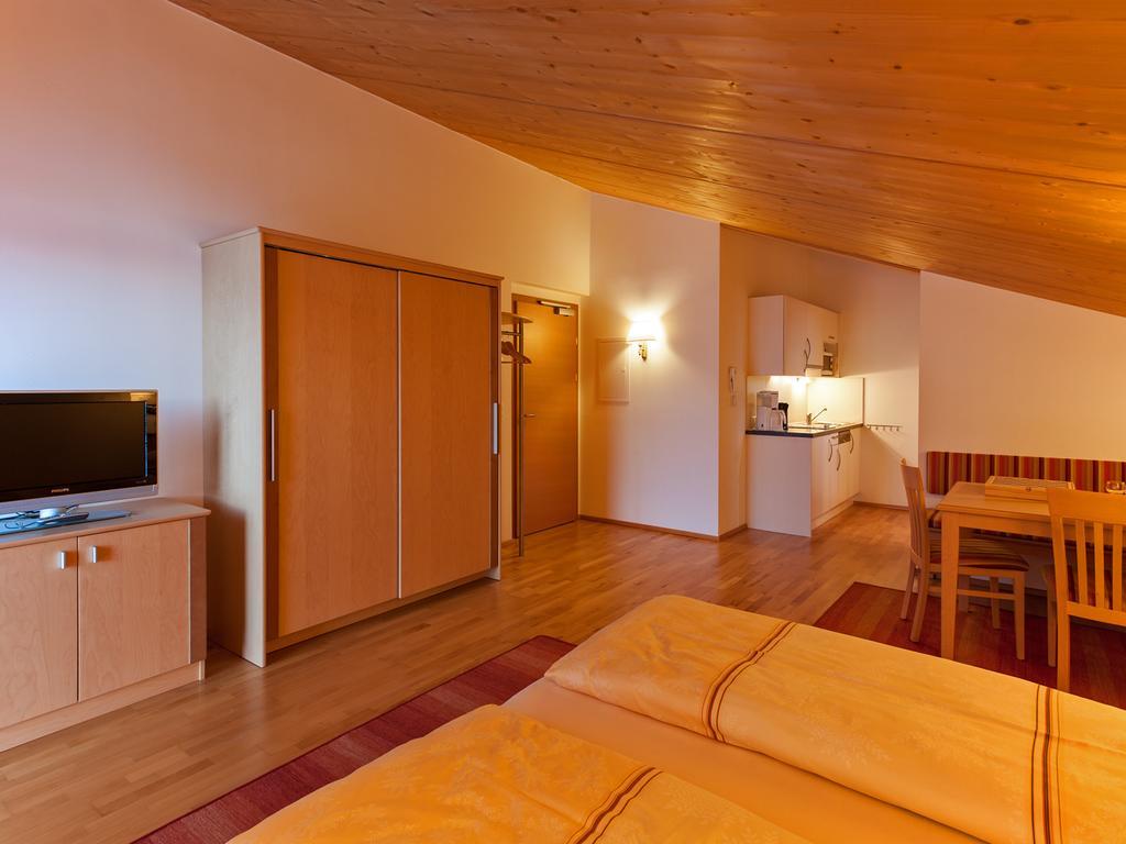Ferienwohnung Haus Sebastian Lech am Arlberg Zimmer foto